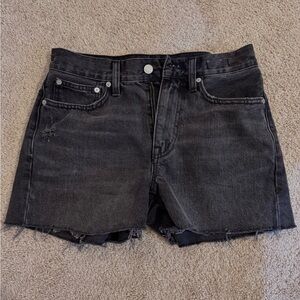 Madewell washed black relaxed mid length denim shorts sz 25